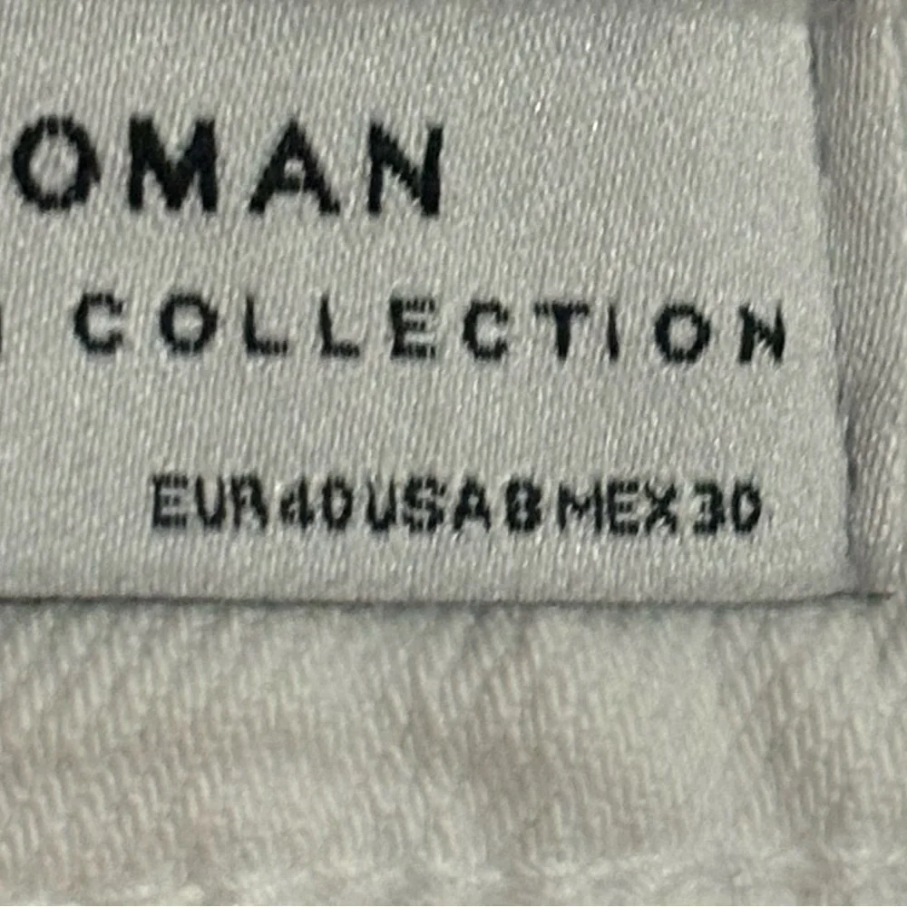 Zara woman Denim Embroidered High Waist New
Boyfriend Cut Jeans Size: US… - Picture 7 of 12